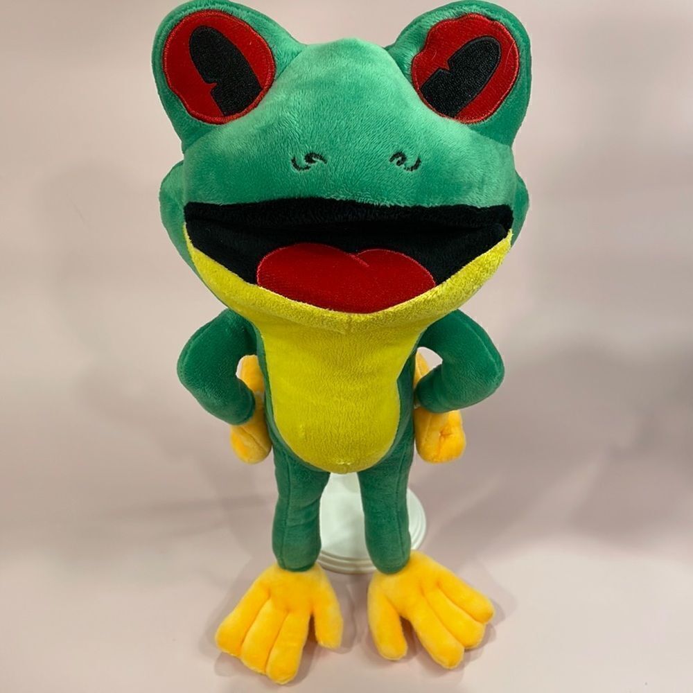 Rainforest Cafe Cha Cha the Red Eyed Tree Frog 16” long Excellent Used Condition